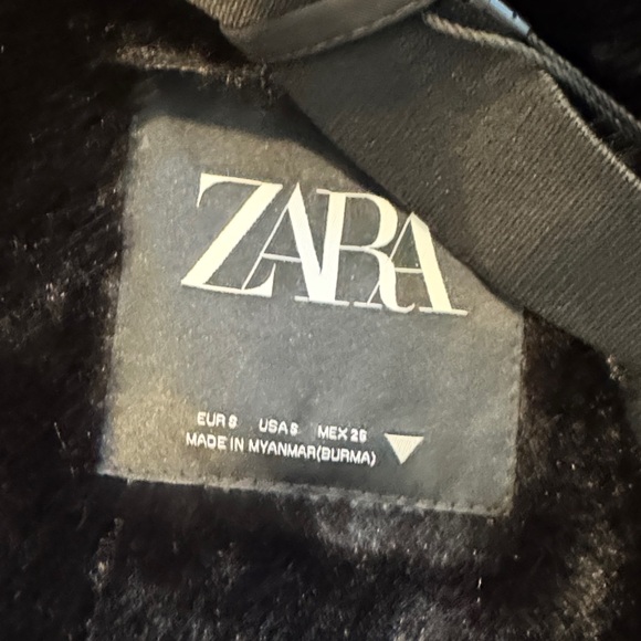 Zara Women’s Black Faux Fur Hooded Jacket size Small NWT - Picture 12 of 12